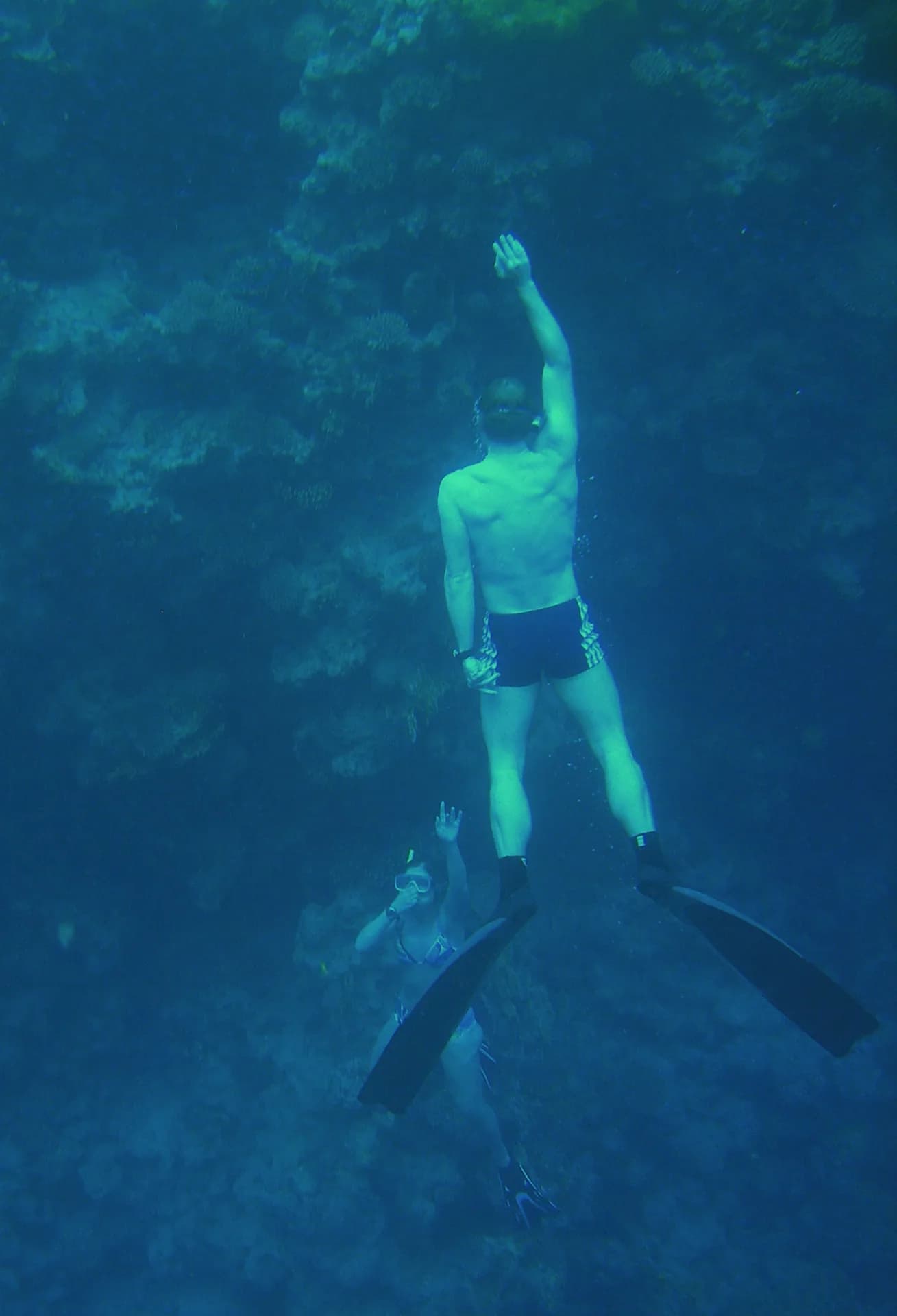Freediver descending the line on a depth training session